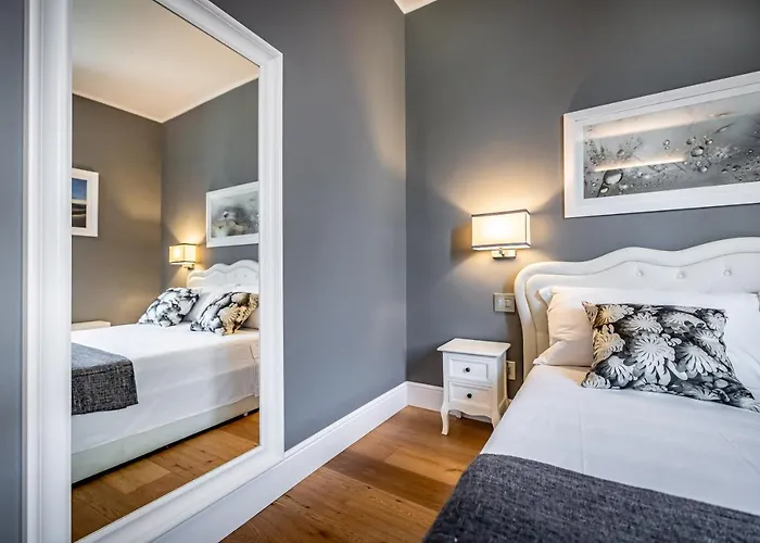 Yid Capo Di Mondo Luxury Apartment In Florence